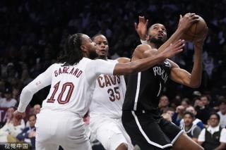 在这场激烈 在这场激烈