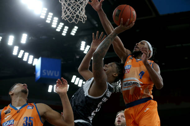 在亚冠赛场 在亚冠赛场